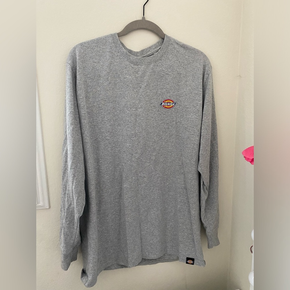 gray long sleeve